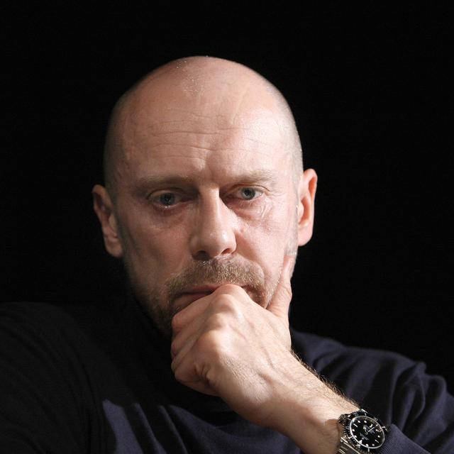 L'écrivain Alain Soral est photographié lors d'une conférence de presse le 23 avril 2009 à Paris. [AFP - PATRICK KOVARIK]