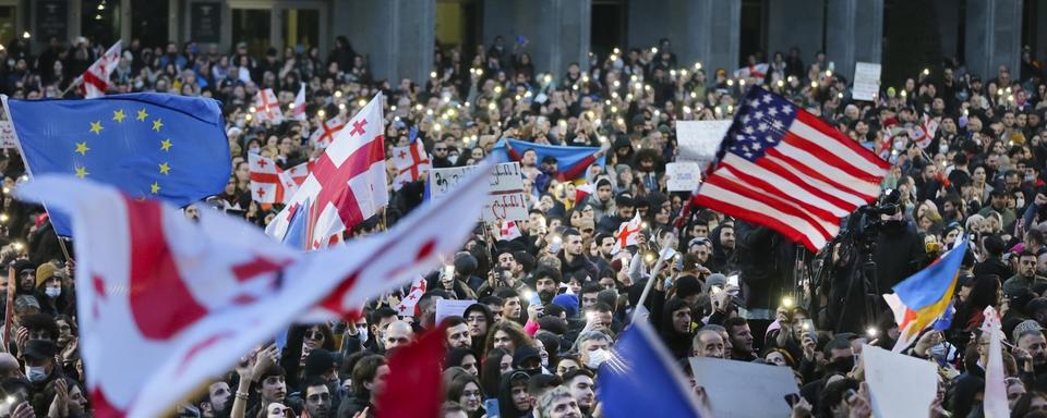 L'opposition en Géorgie appelle à manifester à nouveau contre une loi controversée. [AP Photo/ Keystone - Zurab Tsertsvadze]