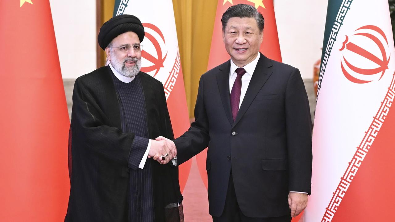 Le président chinois Xi Jinping a rencontré sonhomologue iranien Ebrahim Raïssi. [Keystone - EPA/Xinhua/Yan Yan]