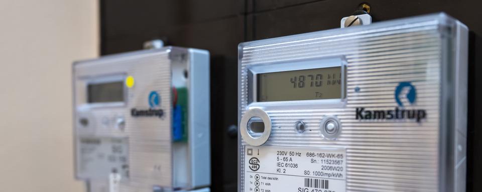 Le compteur des prix de l'électricité pour 2024 s'affole déjà pour certains Romands. [KEYSTONE - MARTIAL TREZZINI]