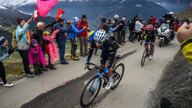 Cyclisme: le Giro fait étape à Crans-Montana. [Keystone - Jean-Christophe Bott]