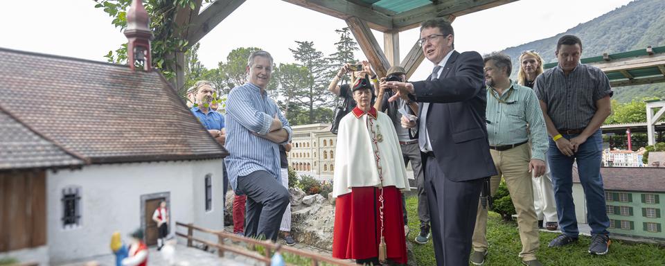 Albert Rösti prononce son premier discours du 1er août à Swissminiatur (TI). [KEYSTONE - Pablo Gianinazzi]