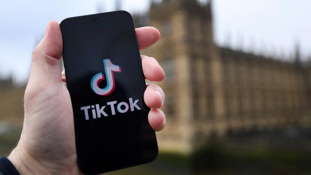 Tik Tok a été accusé plusieurs fois de permettre à ses utilisateurs de diffuser de fausses informations (image d'illustration). [EPA / Keystone - Andy Rain]