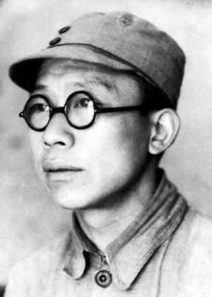 Lu Dingyi était un dirigeant du Parti communiste chinois. Après la création de la République populaire de Chine et avant la Révolution culturelle, il a été reconnu comme l'un des plus hauts responsables du parti. [Wikipedia]