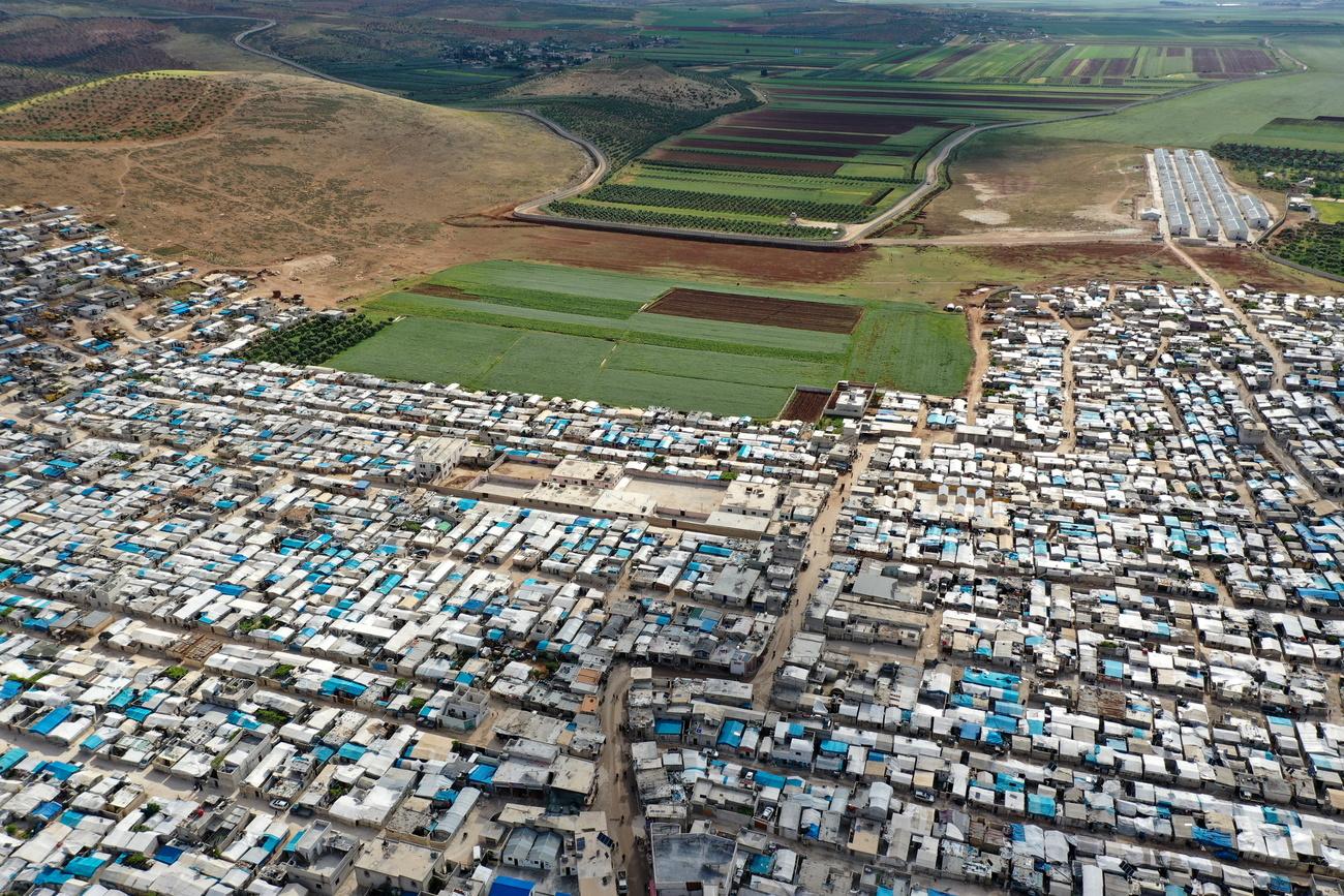 Une vue aérienne du camp de Qah, dans la région d'Idlib, prise le 7 mai 2022. [EPA/Keystone - Yahya Nemah]