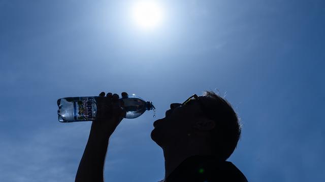 Il pourrait faire localement jusqu'à 35 degrés ce week-end en Suisse. [Keystone - Peter Schneider]