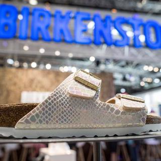 Le fabricant de sandales allemandes Birkenstock a déposé son dossier en vue d'entrer en bourse. [Keystone]
