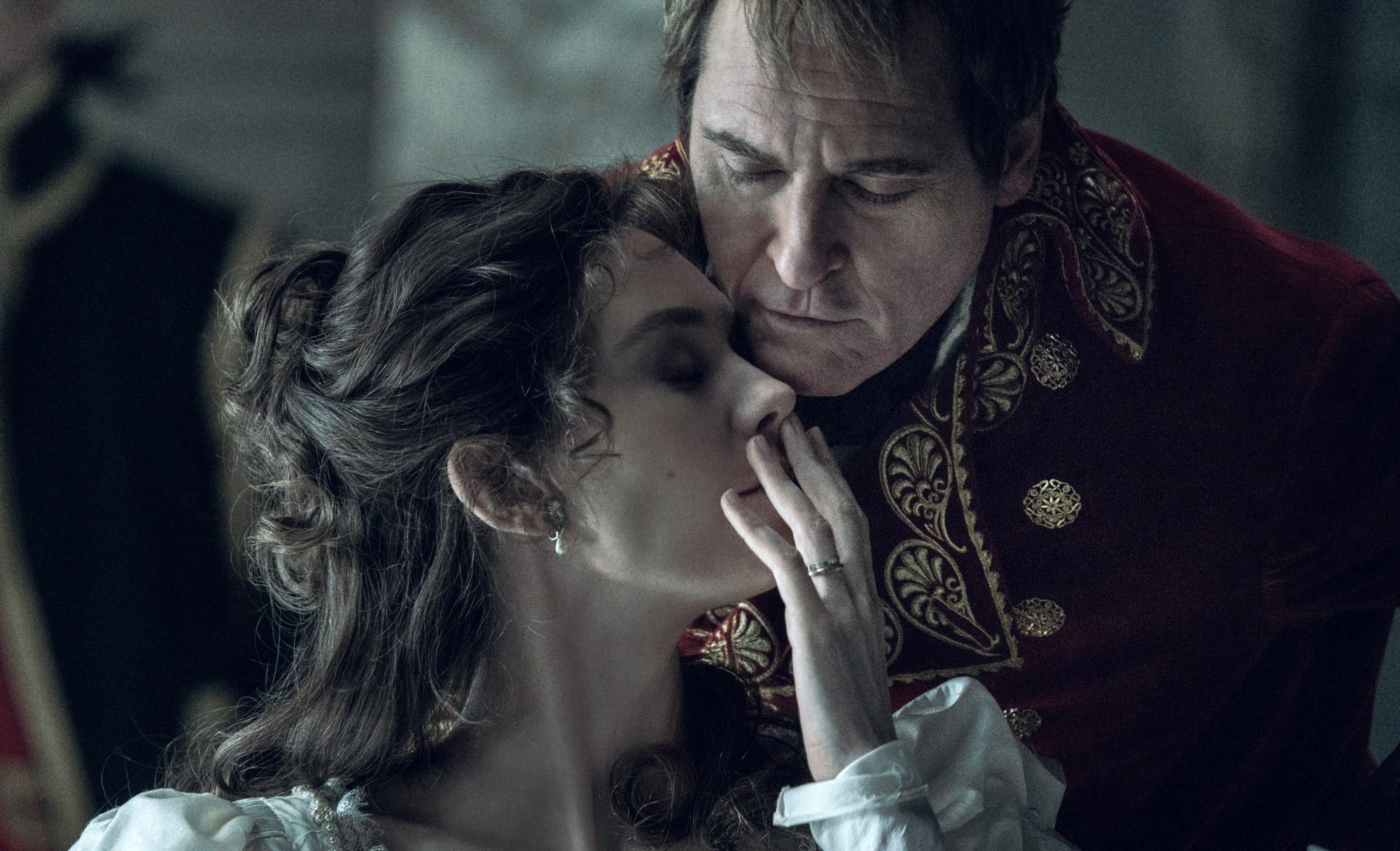 Vanessa Kirby et Joaquin Phoenix dans "Napoléon" de Ridley Scott. [Sony Pictures]