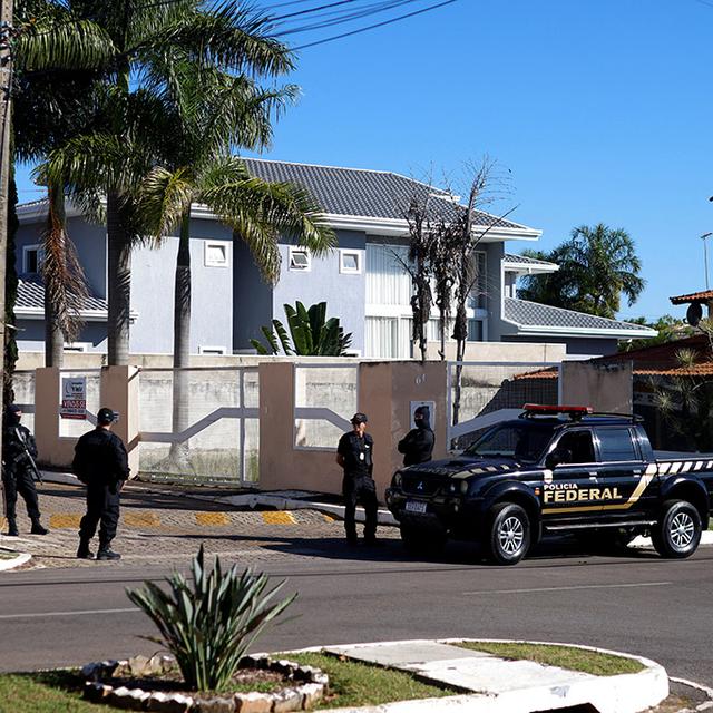 L'ancien président brésilien Jair Bolsonaro a confirmé que la police avait perquisitionné mercredi son domicile à Brasilia. [Reuters - Adriano Machado]