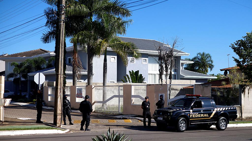 L'ancien président brésilien Jair Bolsonaro a confirmé que la police avait perquisitionné mercredi son domicile à Brasilia. [Reuters - Adriano Machado]