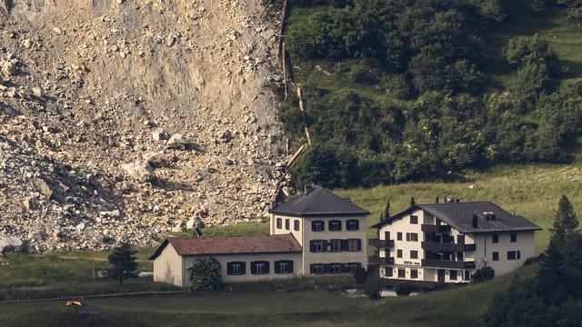 Les habitants de Brienz pourront revenir sous conditions au village dès lundi. [keystone - Michael Buholzer]