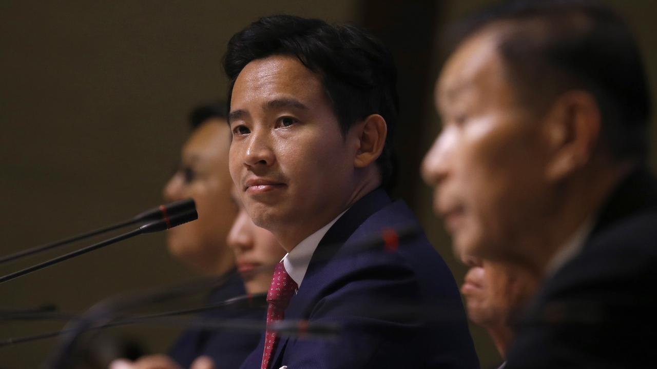 La commission électorale thaïlandaise a décidé d'ouvrir une enquête contre Pita Limjaroenrat, chef du parti pro-démocratie vainqueur des législatives de mai dernier. [Keystone - Narong Sangnak - EPA]