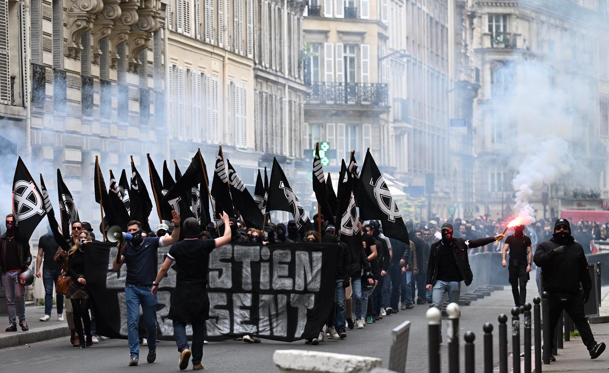 Manifestation d'individus d'extrême droite et d'ultradroite à Paris le 6 mai 2023. [AFP - Emmanuel Dunand]