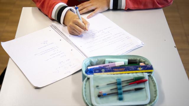 A Neuchâtel, une nouvelle entité vient en aide aux jeunes en décrochage scolaire. [Keystone - Laurent Gillieron]