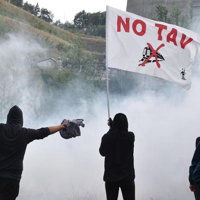 Le projet Turin-Lyon est contesté par manifestations franco-italiennes demandant son arrêt depuis bientôt 5 ans. [Keystone/EPA - Alessandro Di Marco]