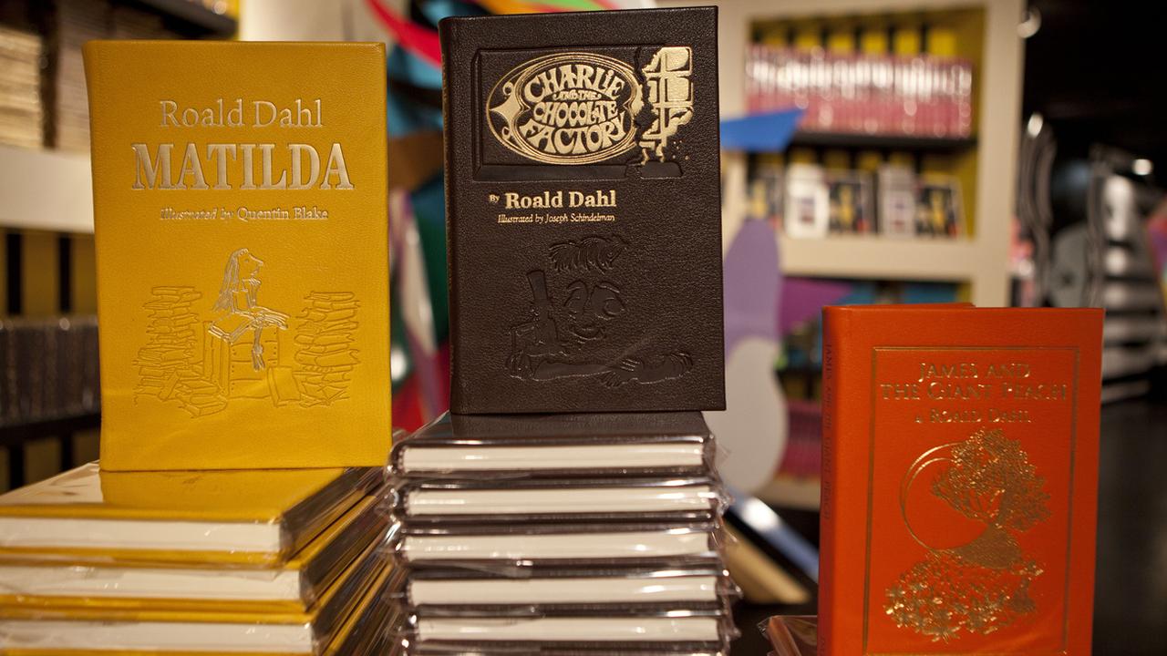 Trois des romans pour enfants de Roald Dahl en 2011. [Keystone/AP - Andrew Burton]