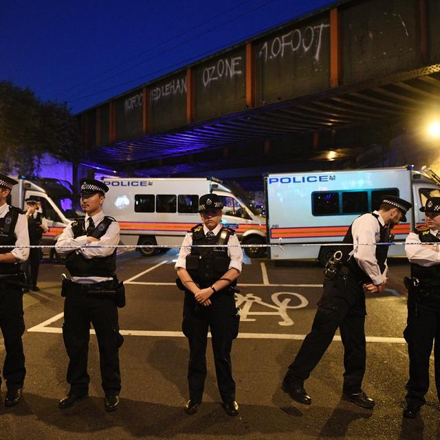 Plus d'une centaine de policiers renoncent à leurs armes à Londres après l'inculpation d'un collègue (image d'illustration). [Keystone - Facundo Arrizabalaga]