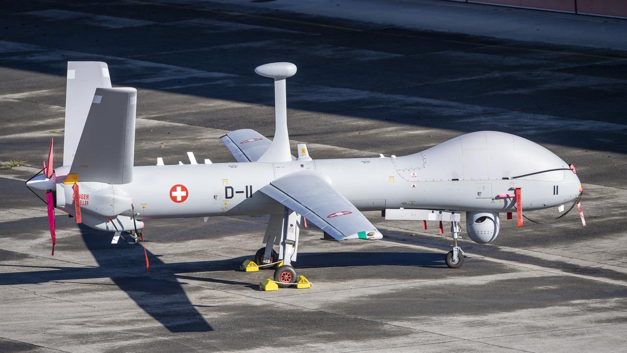 Les deux premiers drones de reconnaissance ADS 15 en provenance d'Israël ont été remis aux Forces aériennes suisses en janvier. [Keystone - Urs Flueeler]