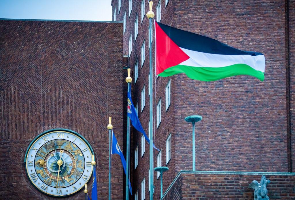 L'Hôtel de ville d'Oslo a hissé le drapeau palestinien en signe de solidarité avec la population de Gaza. [AFP - Ole Berg-Rusten - NTB]