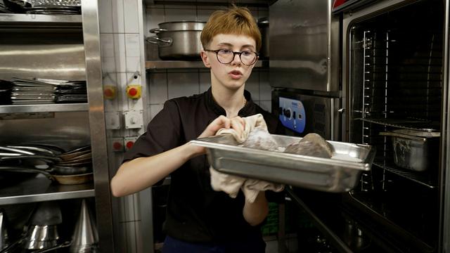 Douce-Aimée, apprentie cuisinière. [RTS]