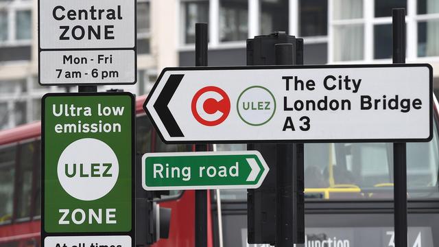 L'extension d'une taxe sur les véhicules polluants à Londres validée par la justice. [KEYSTONE - ANDY RAIN]