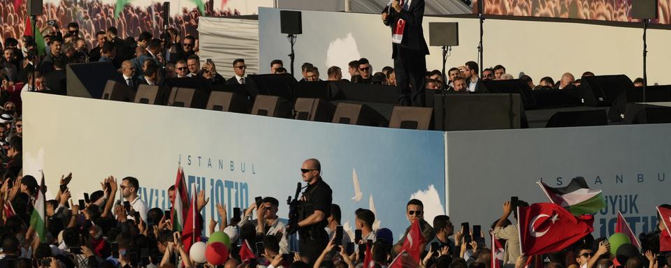 Le président turc Recep Tayyip Erdogan a organisé un «grand meeting pour la Palestine » à Istanbul ce samedi 28 octobre 2023. [Keystone - AP Photo/Emrah Gurel]