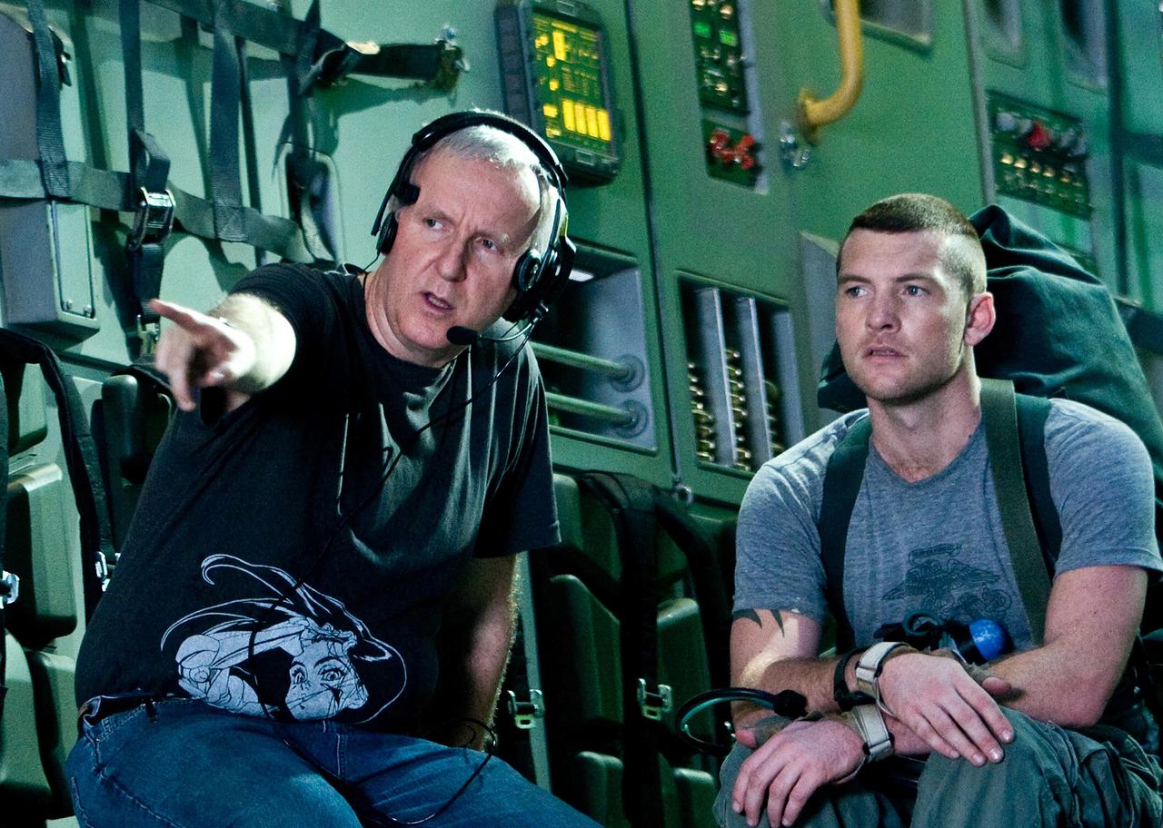 James Cameron et Sam Worthington sur le tournage du film "Avatar". [Archives du 7eme Art / Photo12 via AFP - MARK FELLMAN / TWENTIETH CENTURY]