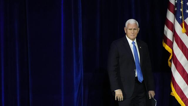 Le républicain Mike Pence retire sa candidature à l'élection présidentielle 2024. [Keystone - John Locher]