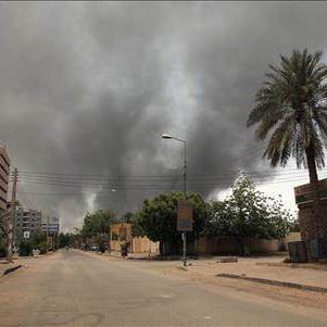 En dépit des appels internationaux à la trêve, les combats continuaient vendredi au Soudan. [Keystone]