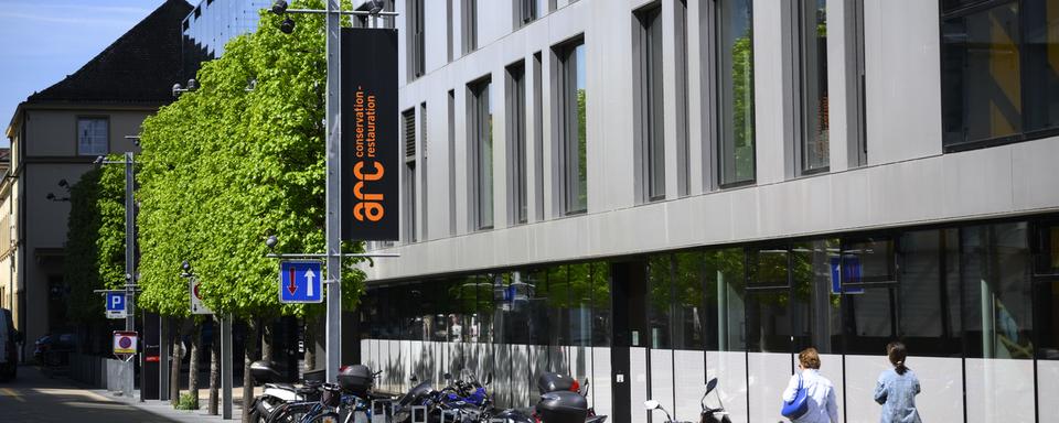 Le bâtiment de la Haute Ecole Arc (HE-Arc) à Neuchâtel. [Keystone - Laurent Gillieron]