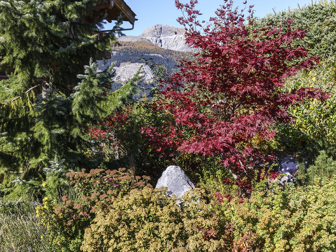 Un jardin à Crans-Montana. [Ferme-Asile - Nicolas Faure]