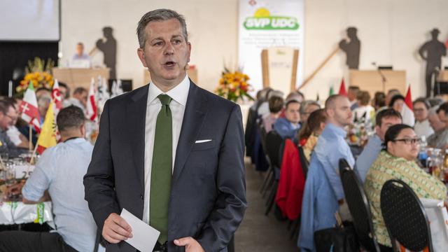 Le président du parti UDC Suisse, Marco Chiesa, lors de son discours lors de l'assemblée des délégués de l'UDC le samedi 1er juillet 2023 à Küssnacht am Rigi (SZ). [Keystone - Urs Flueeler]