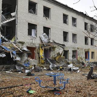 Une école détruite par un bombardement russe à Pokrovsk, en novembre 2022. [Keystone]