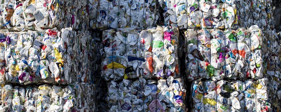 La Suisse a recyclé 9400 tonnes de plastique en 2022. [KEYSTONE - ALEXANDRA WEY]