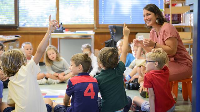 Un sondage d'enseignants vaudois sur l'école inclusive juge que pas assez de moyens lui sont alloués (image d'illustration). [Keystone - Laurent Gillieron]