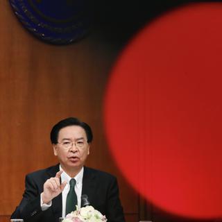 Le ministre taïwanais des Affaires étrangères Joseph Wu en août 2022 à Taïpei. [EPA/Keystone - Ritchie B. Tongo]