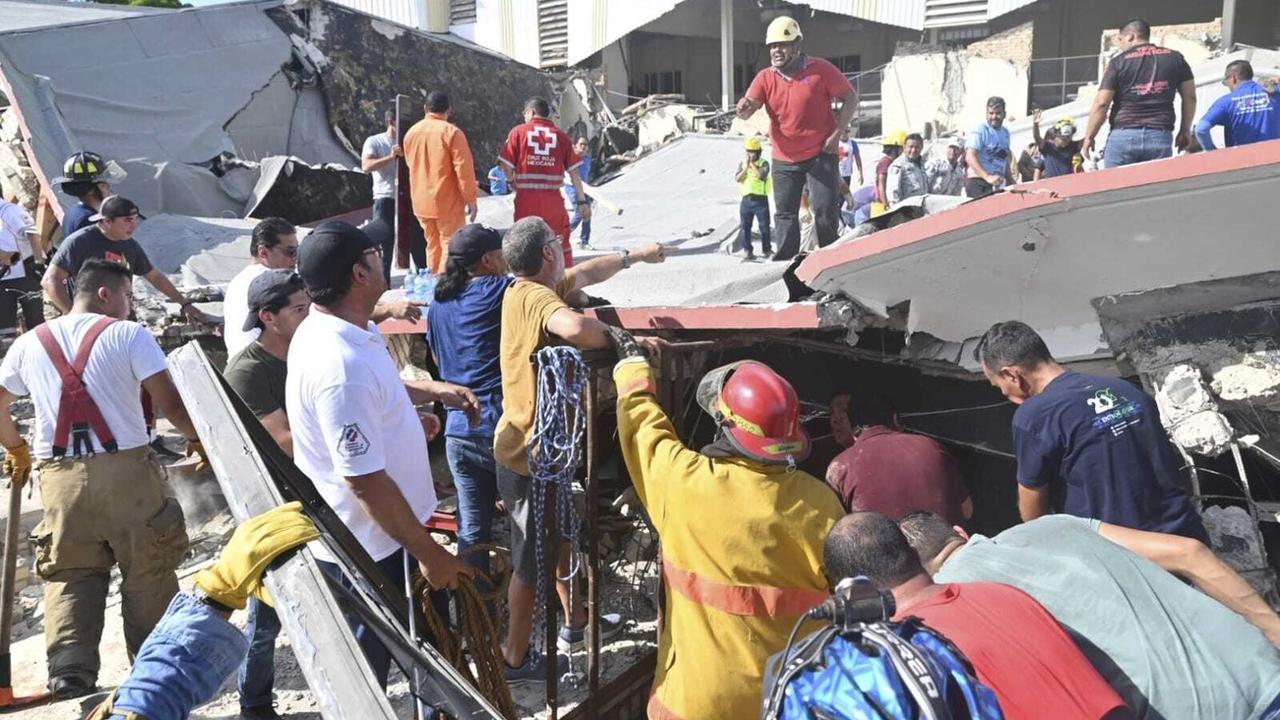 Au moins dix personnes ont été tuées et une soixantaine blessées dimanche au Mexique lorsque le toit d'une église s'est effondré pendant la messe dans la ville de Ciudad Madero, dans l'Etat de Tamaulipas (nord-est). [Keystone - Alejando de Angel]