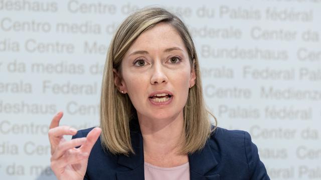 La sénatrice Johanna Gapany, 34 ans, jouera le rôle de locomotive pour les huit candidats présentés jeudi soir par le PLR Fribourg. [Peter Schneider]