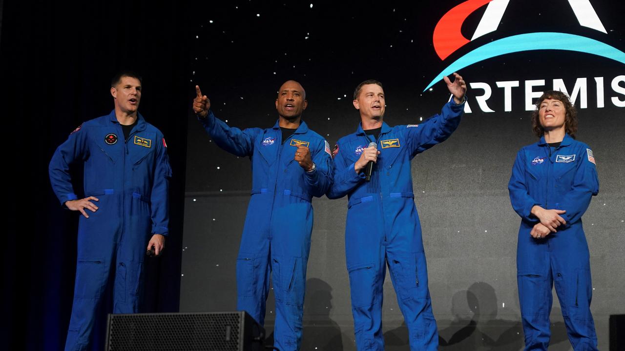 Les astronautes Reid Wiseman, Victor Glover, Jeremy Hanson et Christina Koch, membres d'équipage de la mission spatiale Artemis II vers la lune. [reuters - Go Nakamura]