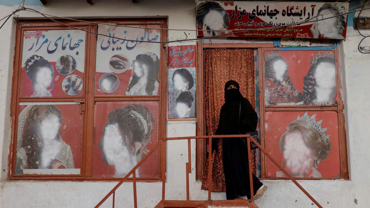 En Afghanistan, les talibans ordonnent la fermeture des salons de beauté [Reuters - Jorge Silva]