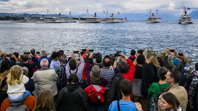 L'édition 2023 de la Parade navale de la CGN a attiré quelque 10'000 visiteurs. [Keystone - Jean-Christophe Bott]