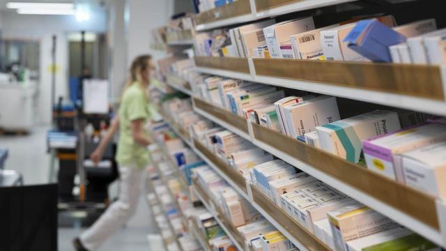 La petitesse du marché suisse explique en partie la pénurie de certains médicaments, selon Zur Rose. [Keystone]