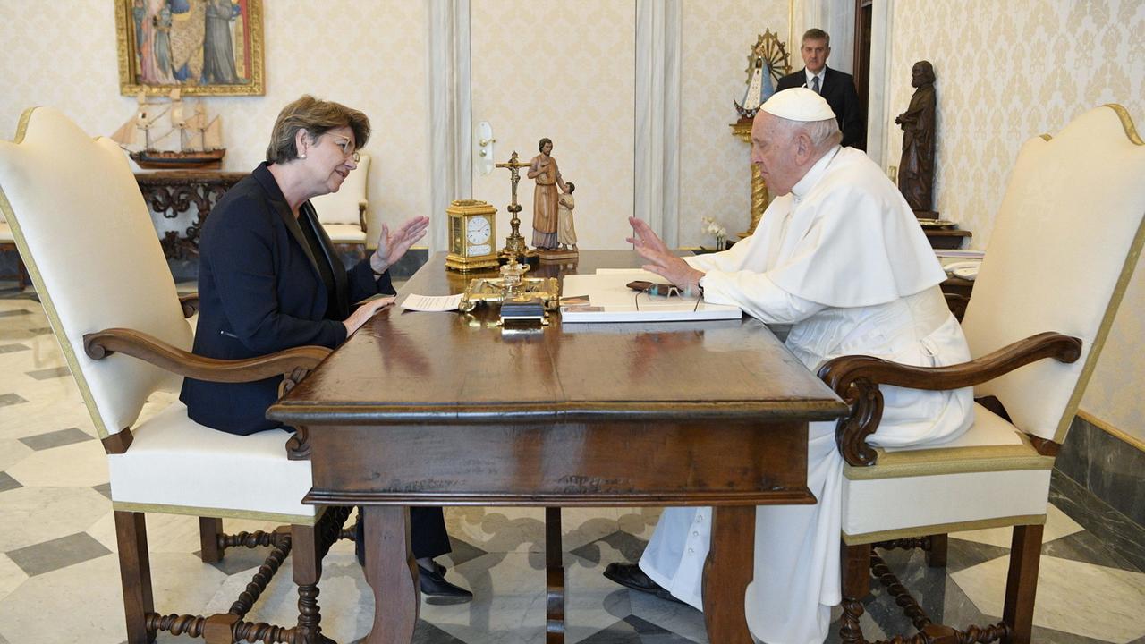 La vice-présidente du Conseil fédéral Viola Amherd est au Vatican ce samedi pour rencontrer le pape François. [Keystone]