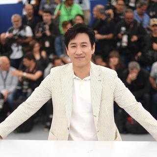 Star du film Parasite, l'acteur sud-coréen Lee Sun-kyun est décédé à 48  ans -  - Portail Audio