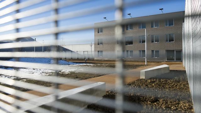 La cour de promenade de la prison pour mineurs "Aux Lechaires" à Palézieux (VD). Image prétexte. [Keystone - Jean-Christophe Bott]