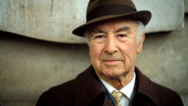 Le chimiste suisse Albert Hofmann (1906-2008) photographié en 1994. [Leemage via AFP - Effigie]