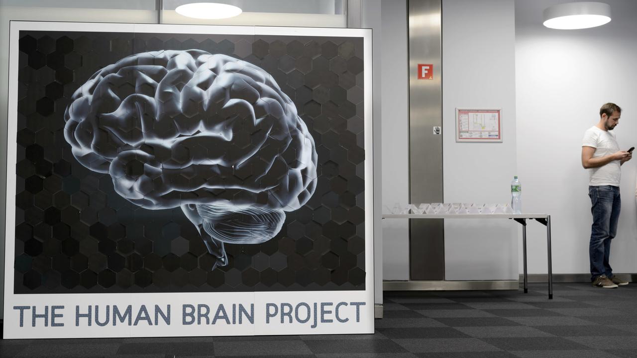 Après dix ans, le projet de pharaonique de recherche sur le cerveau Human Brain Project arrive à son terme fin septembre. [Keystone - Laurent Gillieron]