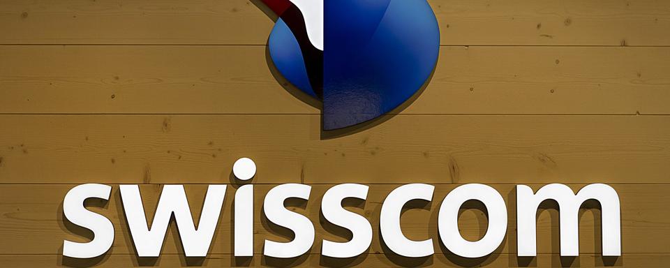 Un logo Swisscom à Bâle. [Keystone - Georgios Kefalas]