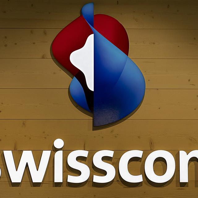 Un logo Swisscom à Bâle. [Keystone - Georgios Kefalas]