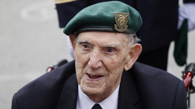 Léon Gautier, dernier survivant des 177 Français à avoir débarqué le 6 juin 1944 en Normandie, est décédé lundi à l'âge de 100 ans. [Keystone - Ludovic Marin - EPA]